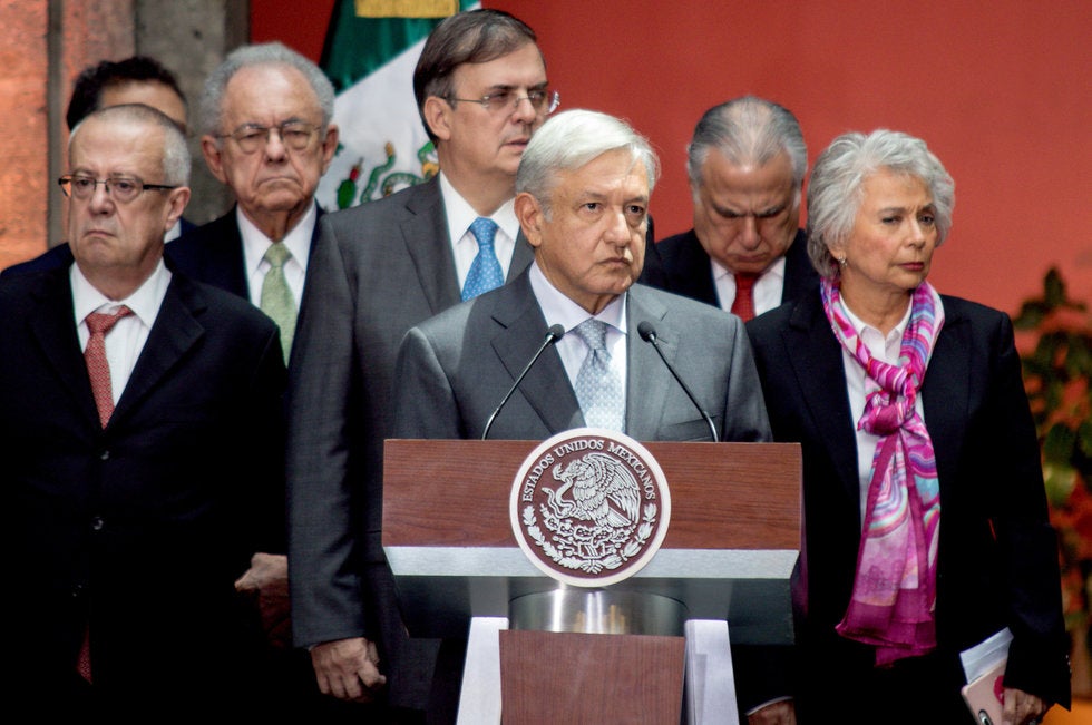 Aparte de su sueldo, secretarios de AMLO cobran pensión para adultos mayores