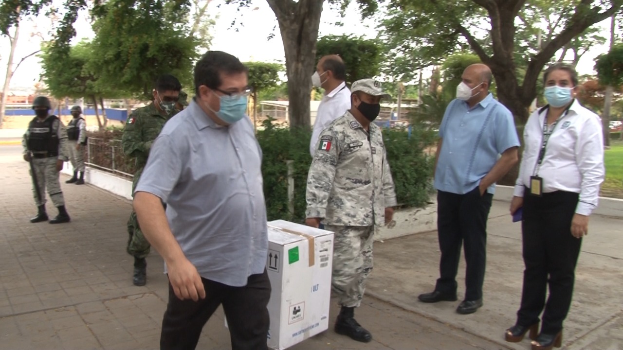 Recibe la UAS 30 mil 423 vacunas en sus ultracongeladores