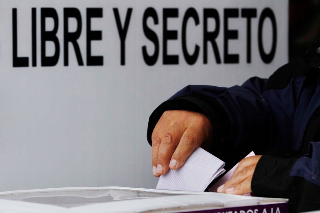 Llama el IESS al voto seguro, sin Covid-19