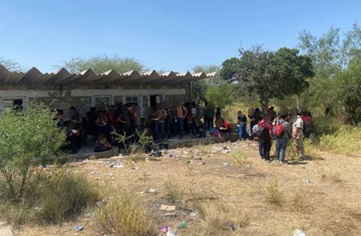 Rescatan en Tamaulipas a 162 migrantes abandonados; llevaban 5 días sin alimento y deshidratados