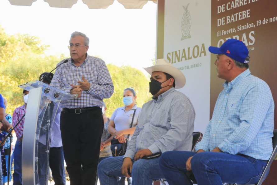 Rocha atiende peticiones de síndicos de El Fuerte