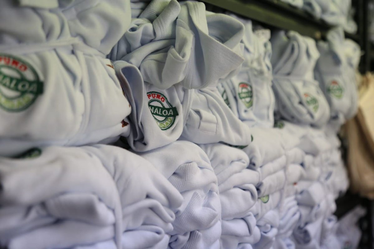 Garantiza Sepyc la entrega de uniformes, zapatos deportivos y útiles escolares