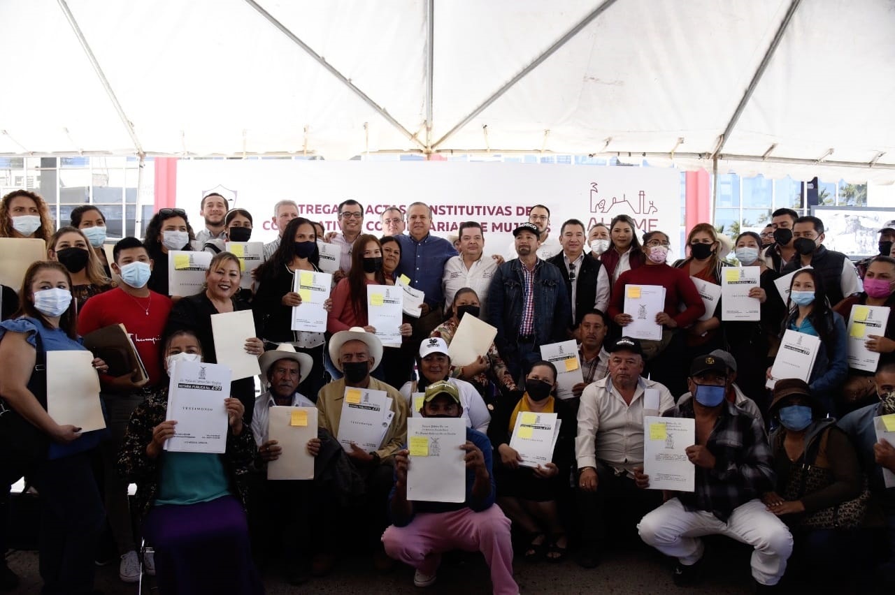 Reciben cooperativas comunitarias de mujeres ahomenses actas constitutivas gratuitas