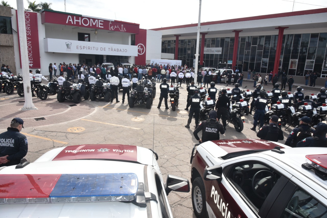 Reciben policías de Ahome nuevas patrullas y uniformes con costo de más de 30 mdp