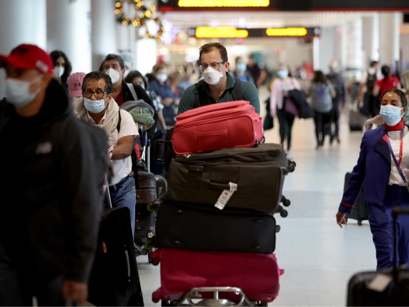 Sigue caos en aeropuertos de EU tras cancelación de más de 5 mil vuelos