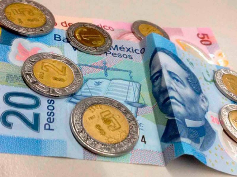 Pierde el peso ante alza de tasas de interés en EU