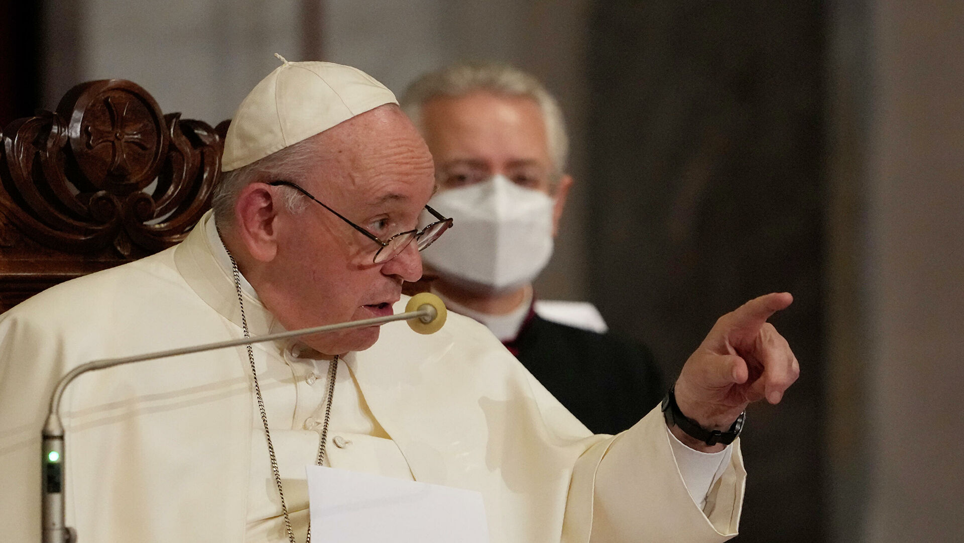 El Papa se lanza contra los ‘perrhijos’… lamenta que animales domésticos remplacen a los niños