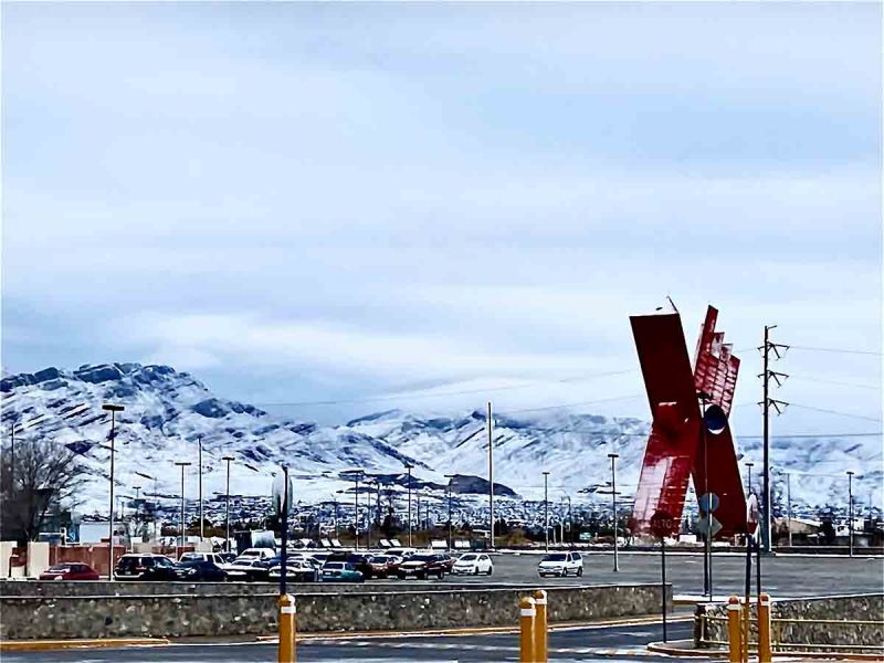 Tormenta invernal ‘congela’ Chihuahua; cierran carreteras y cancelan vuelos