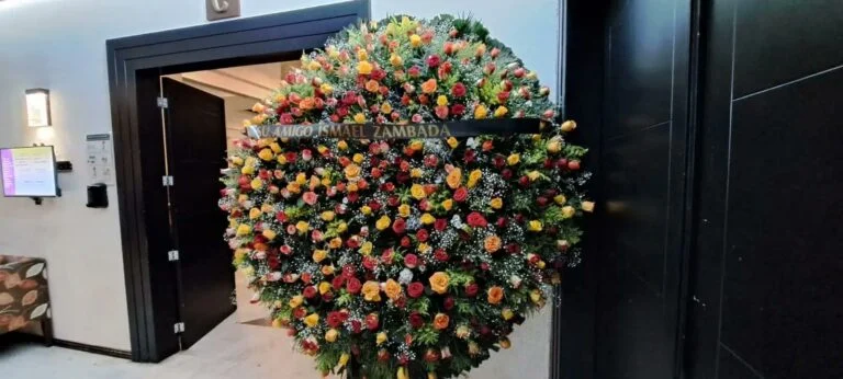 Los arreglos florales que recibió “La Gilbertona” tenían cerca de 2 mil rosas cada uno: Foto: Chiapas Informa/ Facebook