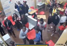 Policía herido y sillas volando: pelea épica en una pizzeria de EE.UU. (VIDEO)
