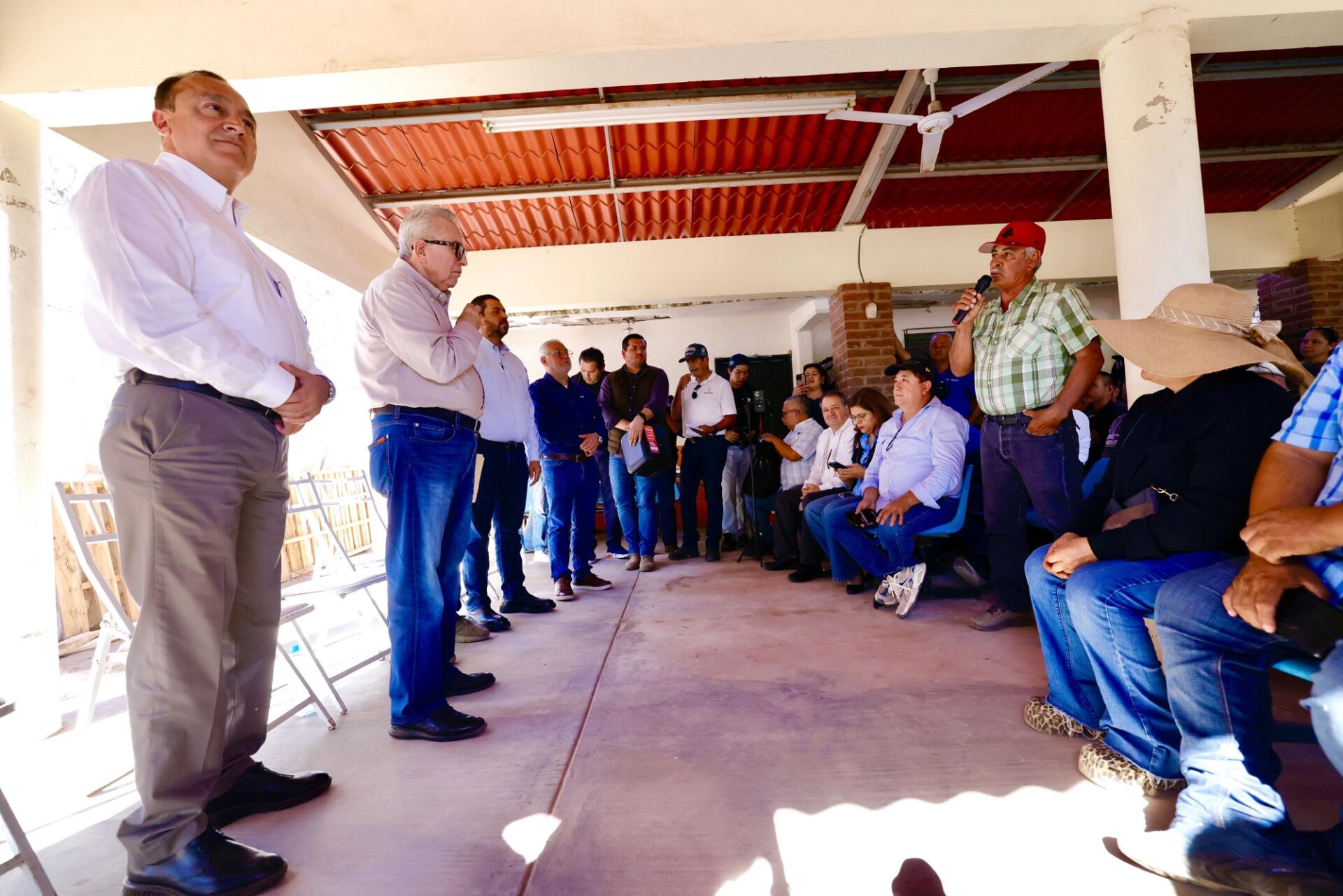 Rocha soluciona problema de comercialización del frijol en la Bolsa de Tosalibampo II