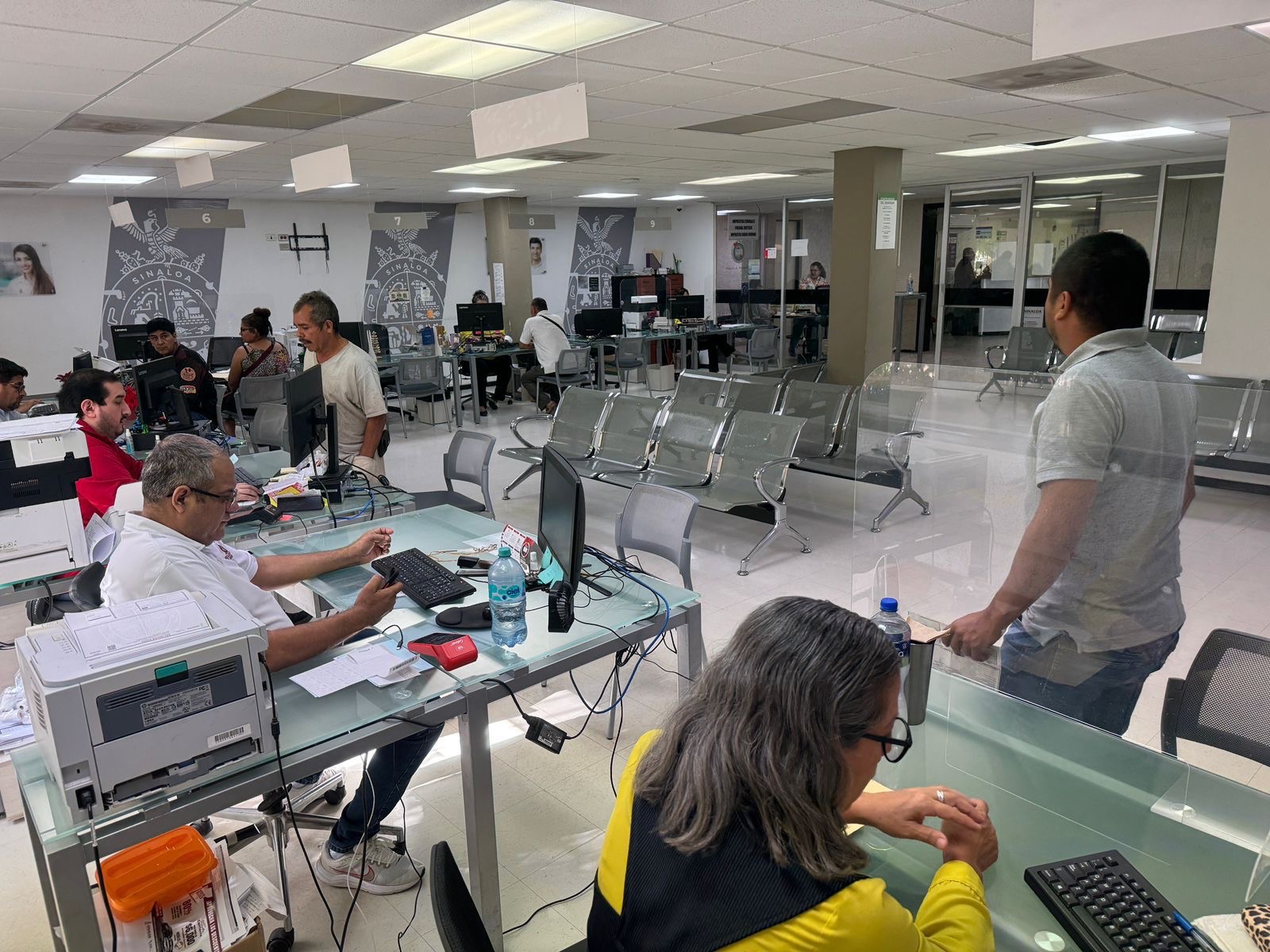 Llegan descuentos decembrinos a Gobierno del Estado