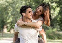 Seis ejercicios en pareja que mejoran la conexión emocional