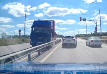 VIDEO: Un cruce peatonal con semáforo casi termina en escenario de tragedia