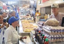 Roxana Rubio escucha a comerciantes de Ahome y llama a volver a creer en quienes generan empleos